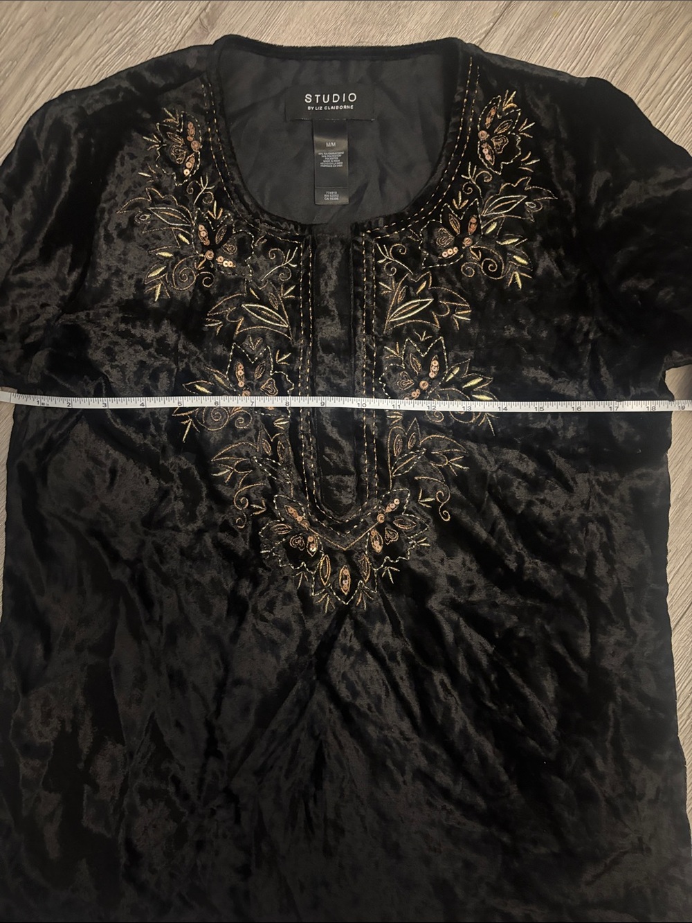 Vintage Liz Claiborne Black Velvet Long Bell Sleeve Embroidered Top Fall Autumn - Picture 4 of 10